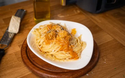 Hackbällchen mit Tomatensoße aus der Heißluftfritteuse | Rezept