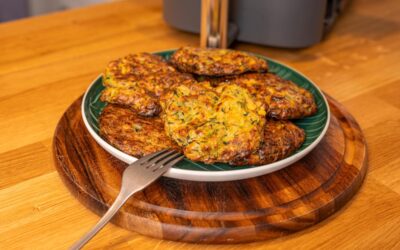 Knusprige Zucchini-Puffer aus der Heißluftfritteuse | Rezept