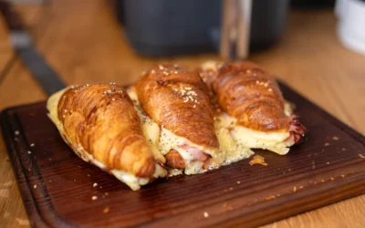 Käse-Schinken-Croissants aus der Heißluftfritteuse