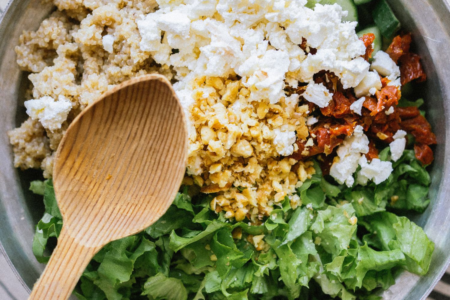 Paprika-Apfel-Salat mit Hüttenkäse