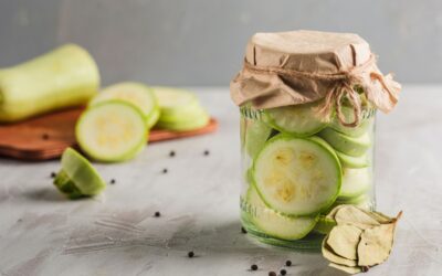 Zucchini fermentieren: Einfaches Rezept mit Kräutern